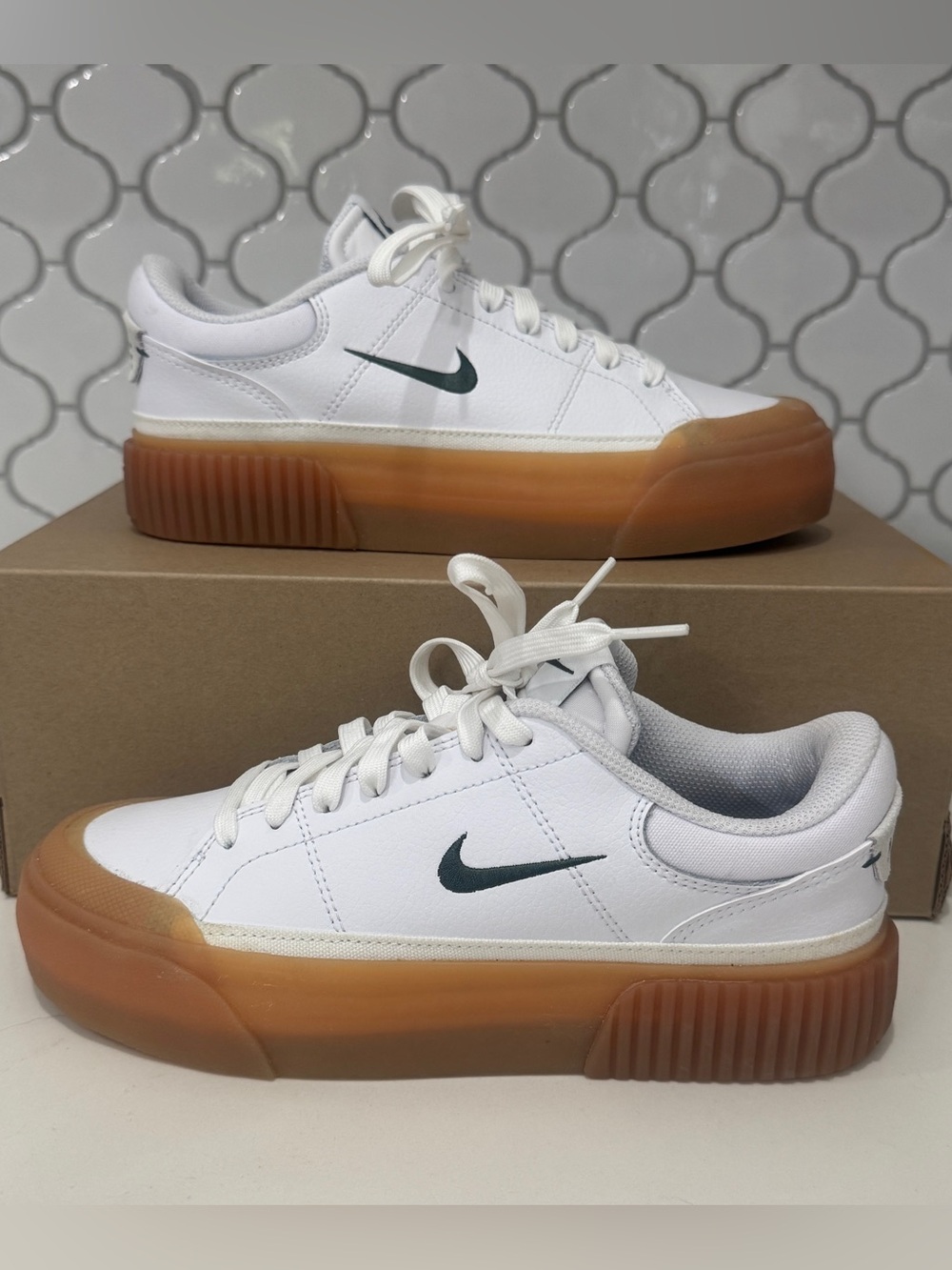 Nike Court Legacy Lift White Green Gum Platform Sneakers Women's 6.5 NWOB - Picture 2 of 10